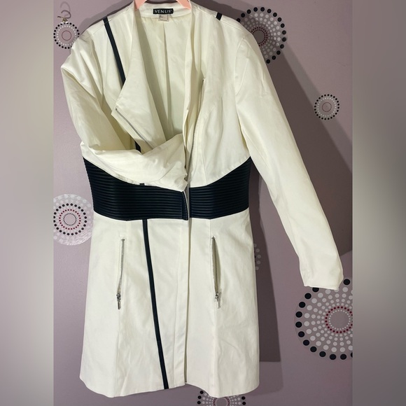 VENUS classy wear with anything spring jacket. Like new condition. - Picture 8 of 10